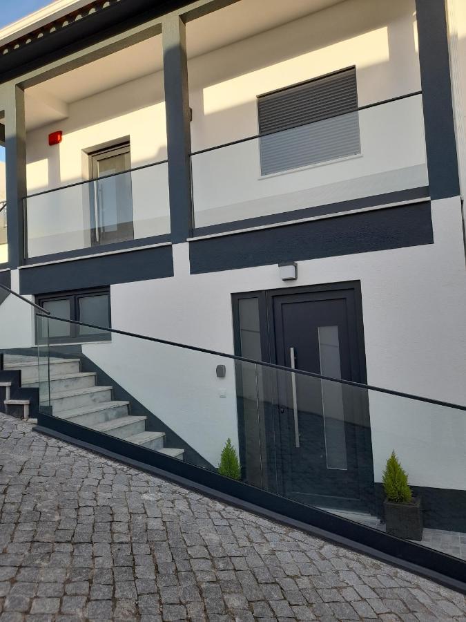 Hall 92 Quartos Com Wc Em Moradia Com Piscina A-Das-Lebres Loures Exterior photo